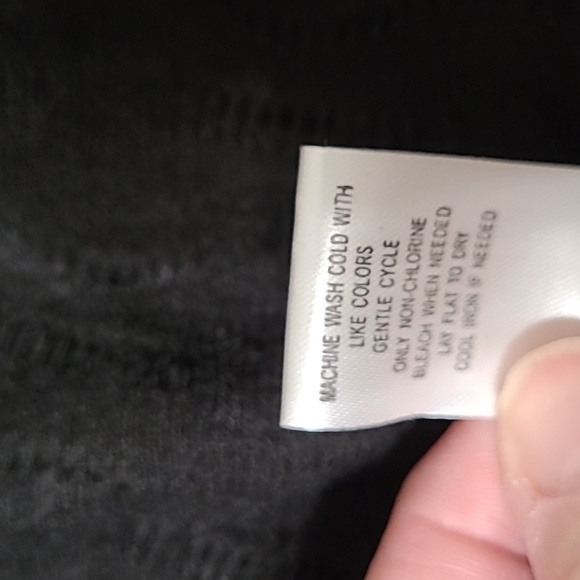 New Directions Women's lightweight Black Shrug with fringe hem size 2X - Picture 9 of 10